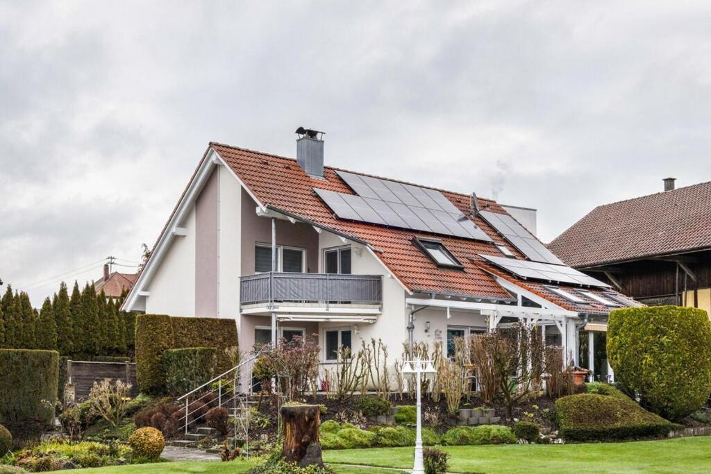 Ferienwohnung im Grünen, 10 km RV, 30 km Bodensee, Küche Bad Balkon Wolpertswende Exterior foto